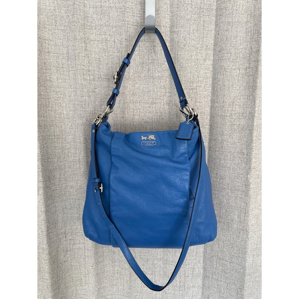 🎉🎉🎉🎉SOLDVintage Coach Cornflower Blue Leather Shoulder Bag - M1294-21224